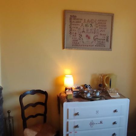 Une Chambre En Ville Domfront  Luaran gambar