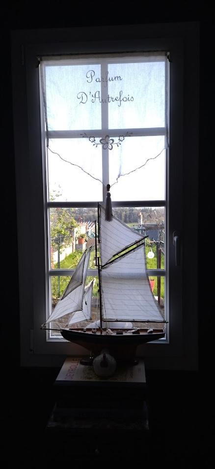 Une Chambre En Ville Domfront  Luaran gambar