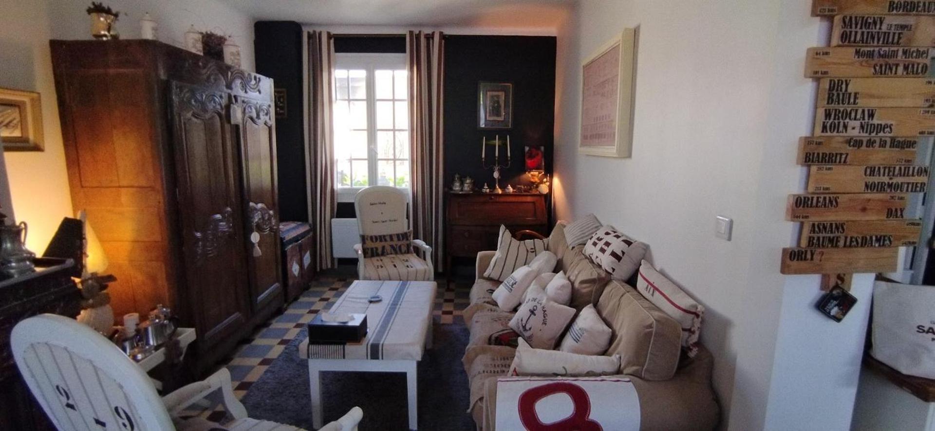 Une Chambre En Ville Domfront  Luaran gambar